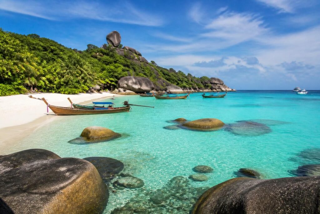 découvrez notre guide pratique pour explorer les îles similan en thaïlande, avec conseils de voyage, activités incontournables et informations utiles pour un séjour réussi.