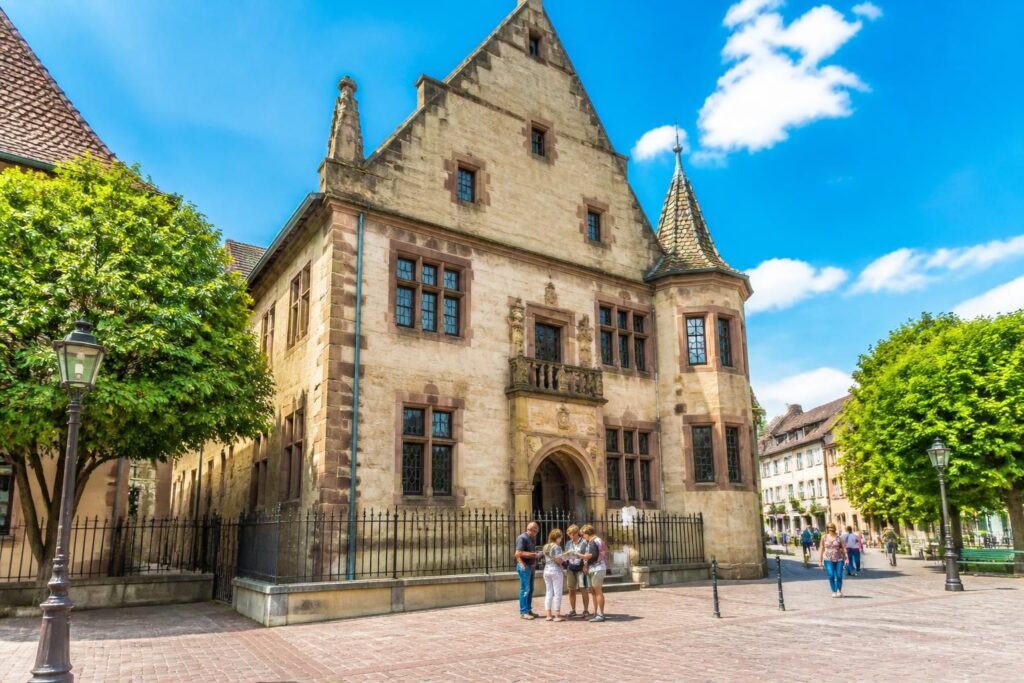 découvrez le musée bartholdi à colmar : horaires d'ouverture, tarifs, et conseils pratiques pour organiser votre visite et profiter pleinement de ce lieu dédié au célèbre sculpteur auguste bartholdi.